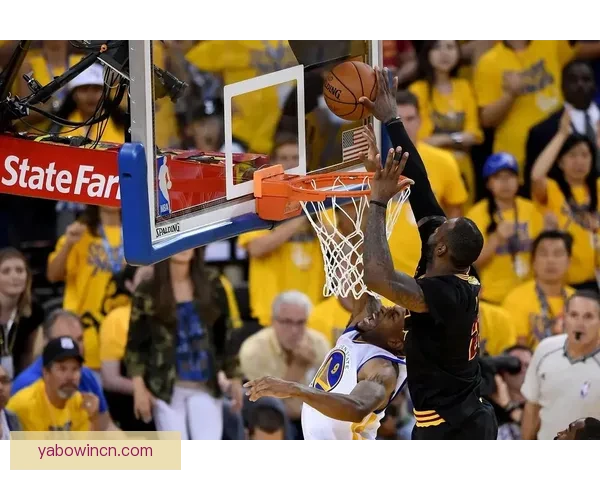 詹姆斯评生涯前三高光时刻：世纪封盖居首 扣翻特里与07年东决上榜